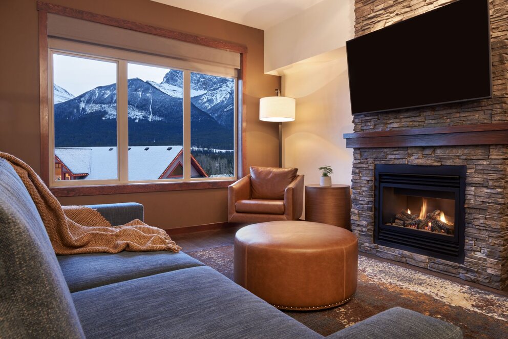 Stoneridge Mountain Resort Living Room and fire place