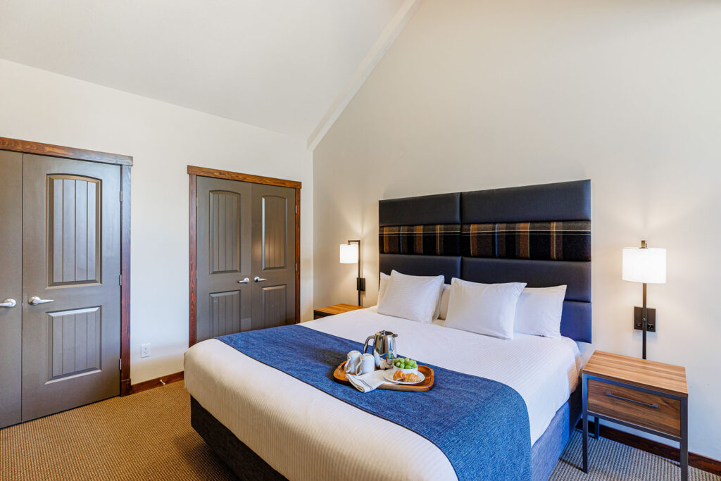 Stoneridge Mountain Resort Canmore - primary bedroom 2