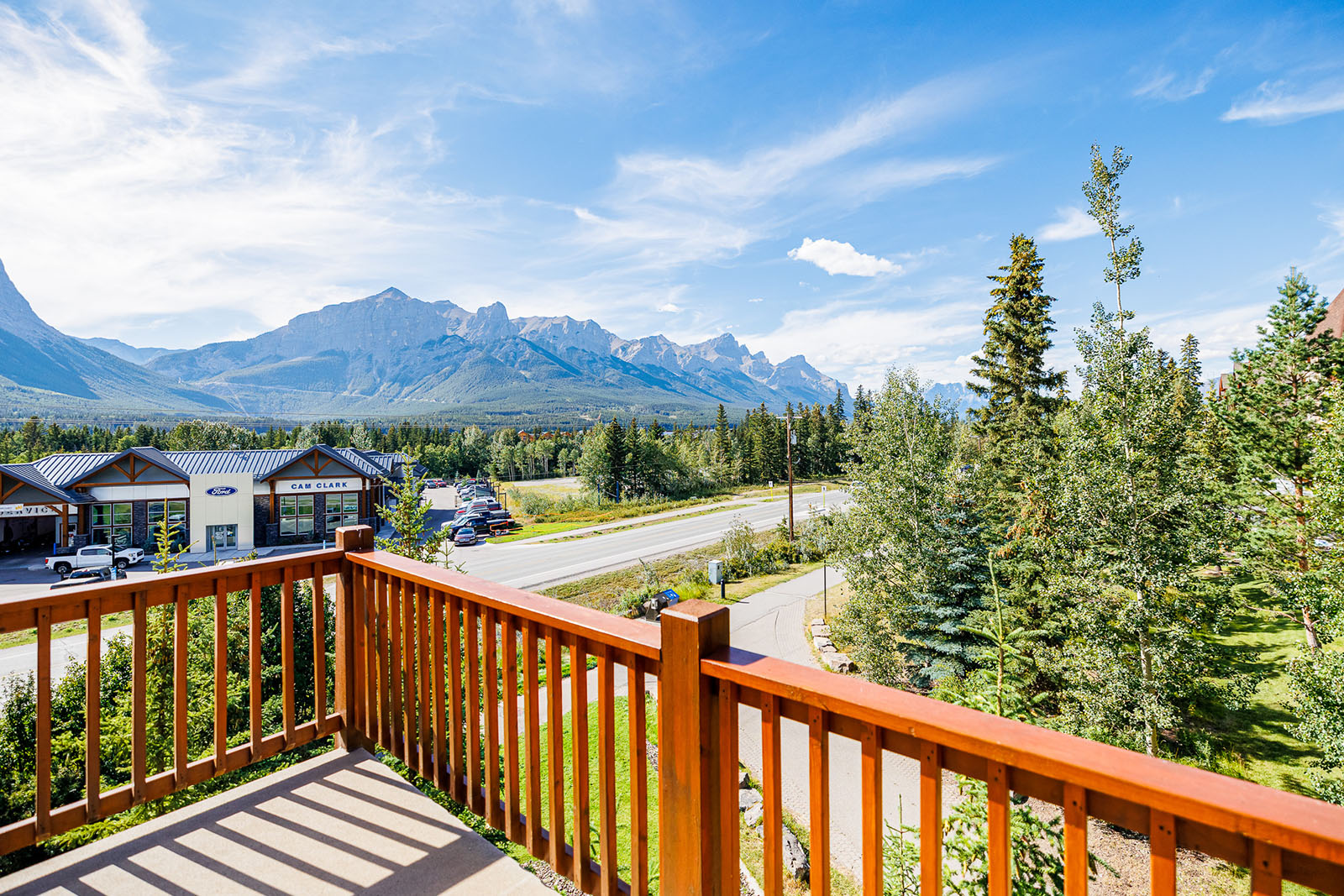 Canmore luxury suite mountain view 2