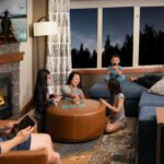 Stoneridge Mountain Resort Canmore - family in living room