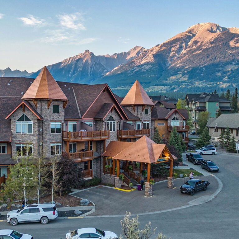 Discover the Best Canmore Accommodation | Stoneridge Mountain Resort