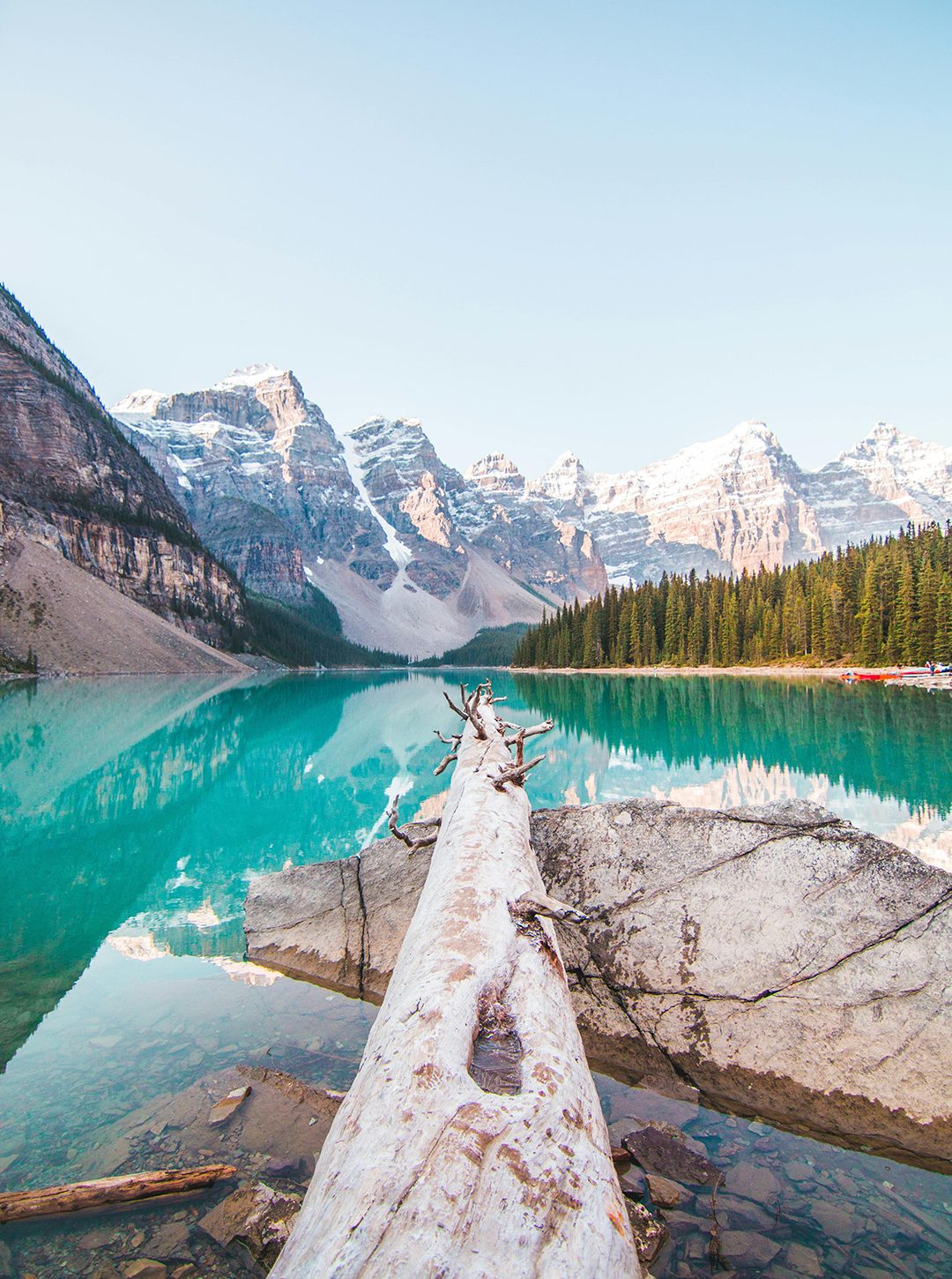 Moraine Lake Sightseeing